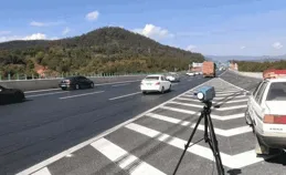 高速開車時速120，看見限速80要急剎嗎？交警給出答案