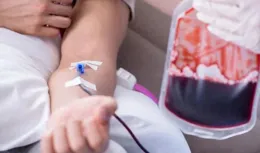 父母能給孩子輸血？安眠藥能無痛自殺？影視劇的醫療謊言太多了