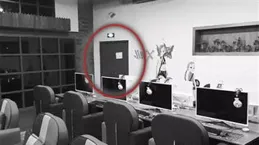 「三無」黑作坊，藏身居民樓！記者調查時，現場突然起火