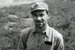 毛主席為何能成為一代偉人？美國記者斯諾揭秘：他手握四張王牌