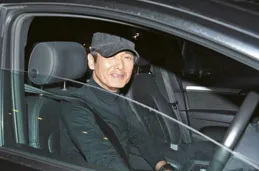 周潤發換座駕，告別奧迪Q7，放棄油車選電車，這次奧迪輸了
