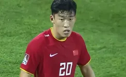 朱辰傑：以前蔣聖龍踢中衛膽子大，禁區穿襠，被教練說好幾次