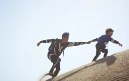 蔡國慶曬照為大兒子慶生，13歲慶慶長相隨爸超帥氣，身高近一米八