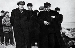 1952年，毛主席和楊尚昆等人到農家討水喝，農婦：史達林沒同來？