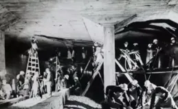 1982年鄧小平裁掉鐵道兵，陳再道堅決反對，鄧公高明回復12個字