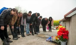 今年清明節回家上墳，大伯取消了每年聚餐的約定，並解散了家族群