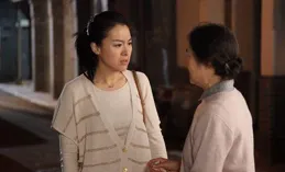 給婆婆買的包，物件直接拿給他媽媽了，說了是我買的。但當時我在上廁所，不在邊上。我有點不爽，有問題嗎?