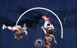 NBA戰報:灰狼逆襲擊退火箭，愛德華茲與瑞德合砍46分