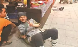 橫店20萬群演境遇：美女泛濫、光棍遍地，有些人出賣時間和尊嚴