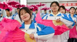 校園文化是培養學生團隊協作精神和人際交往能力的重要途徑