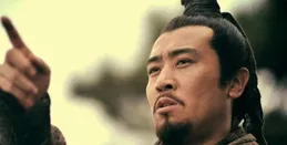 他在劉備手下不得誌，關羽眼中更是廢柴，為何轉投他人卻成牛人？