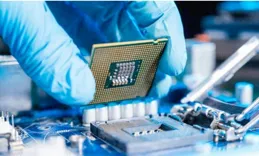 太鬧了！美國警告中國芯片巨頭中芯國際，稱其敢對華為提供芯片！