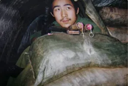 貓耳洞多苦？步兵連上去40天，五成官兵患皮膚病，仍有戰鬥力