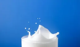 空腹喝牛奶對腸胃不好，是真的嗎？