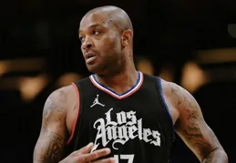 進攻之王被克制？揭秘快艇側翼大將出手謎團！