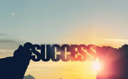 三本編輯力薦的成功學好書合集，要成功，先發瘋，頭腦簡單向前沖