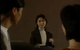 他和她似乎永遠在冷戰和吵架，但那兩顆心，又像是磁鐵的S與N