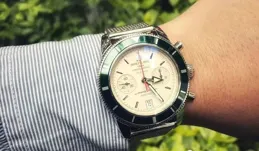 經典黑白配色 公價5-8萬 三枚計時碼表推薦