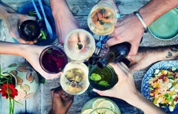 長期服用4種藥，容易骨質疏松，不想骨頭變脆，現在知道還不晚