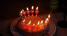 夏日街頭，優雅行走的藍調女神