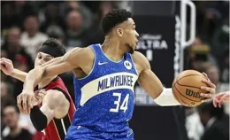 籃球與足球相比，哪些先天劣勢使得它成為不了世界第一運動？