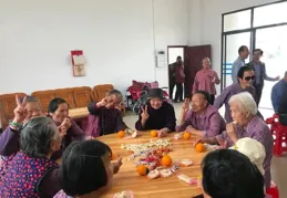 為什麽農村裏大娘，老漢養的土貓都讓親、讓摟的，而在城中養貓的年輕人手中卻「賤」貓頻出？