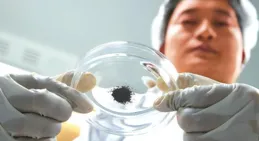 美媒：必須分享！領先全球中國在月壤中發現：「天然玻璃纖維」