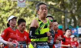 50歲大爺每天早晚跑步，堅持一年後，身體變化怎麽樣了