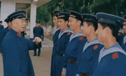 
 
83年，刘华清视察海军基地时大怒：我是海军司令，不是旅游局长！
 