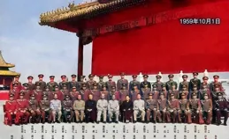 1955年大授銜時，十大元帥分別擔任什麽職位，誰的職位最高