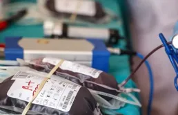 62歲大媽每天堅持敲打手臂大腿，1年後檢查，醫生：效果很明顯