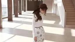 老婆愛穿超短裙，低胸裝，經常上班也這麽穿。不知道怎麽辦，很苦惱，說了還吵架…怎麽辦？