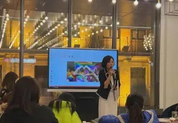 怎麽營運小紅 櫥窗呢？旗袍?