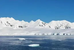 赤道不夺热冠，南极冰封称王——揭秘地球上的极热与极寒之地