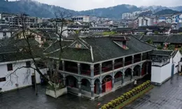 是誰啊？一票定乾坤！在遵義會議上，強助毛澤東確立領導地位