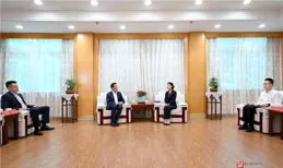 郭寧寧與華為公司副總裁吳輝一行座談交流