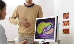 60歲大嬸每天吃豬肝，堅持7個月後去醫院檢查，身體變化如何？