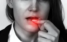 警惕「沈默的殺手」：從喉嚨痛到窒息的真相，一文說清