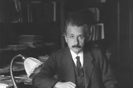 愛因斯坦：相對論的巨人與科學界的傳奇