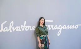 李英愛演繹「神秘紫色」穿搭，貴氣優雅