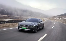 我想買台混動車，朋友不推薦國產日系，推薦了沃爾沃，是不是在坑我？