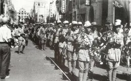 1949年，小戰士從報紙上認出父親，連長：別鬧了！這可是兵團司令