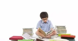 人民日報6組漫畫：讀書和不讀書，差的是整個人生