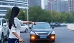 失蹤一月之謎：妻子意外重逢「重生」出租車