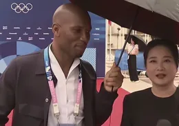 笑不活了，巴黎奧運開幕式德羅巴為賈玲撐傘，我卻笑死在評論區裏
