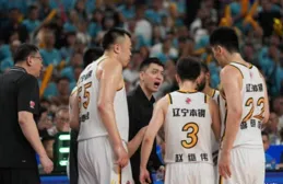 楊鳴哭笑不得，強援加盟，遼寧力圖橫掃新粵！