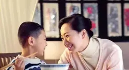 該如何安慰兒子同學的媽媽呢？竟意外說出一些小秘密