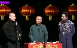 侯耀文徒孫劉釗說：嶽雲鵬的相聲就像鳳凰傳奇的歌，通俗易懂