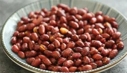 每天吃幾粒花生，延緩衰老，但少吃2樣花生，脂肪多傷脾胃