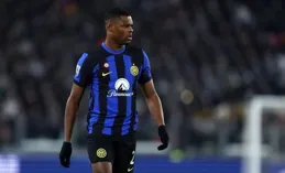 泳裝新星到商業巨擘：亞歷斯·柯林斯的璀璨蛻變